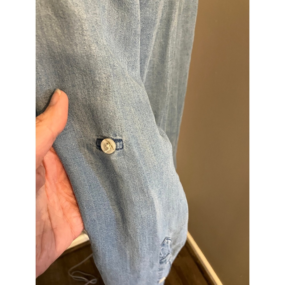 Thread & Supply Long‎ Sleeve Button Front Washed Denim Shirt Womens Size Medium - Picture 4 of 8